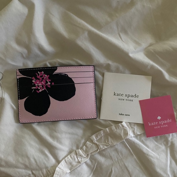 Brand new Kate Spade wallet - Picture 2 of 3